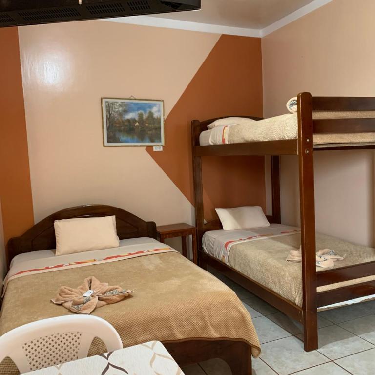 Hotel Los Bancos - Habitación cuádruple - 2