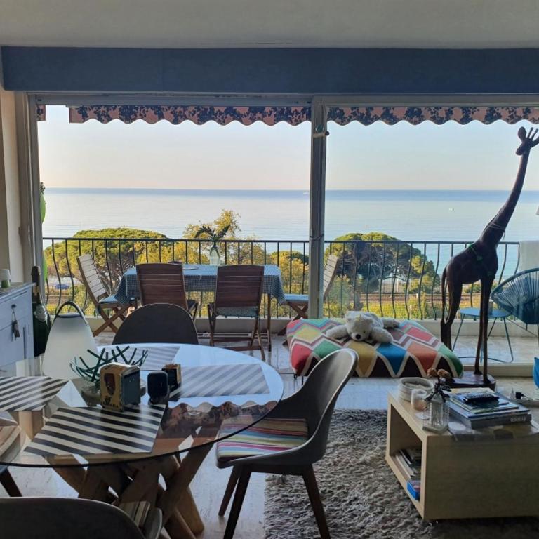 Appartement vue mer panoramique, plage 150M, terrasse, parking privé, clim - Appartement 1 Chambre - 7