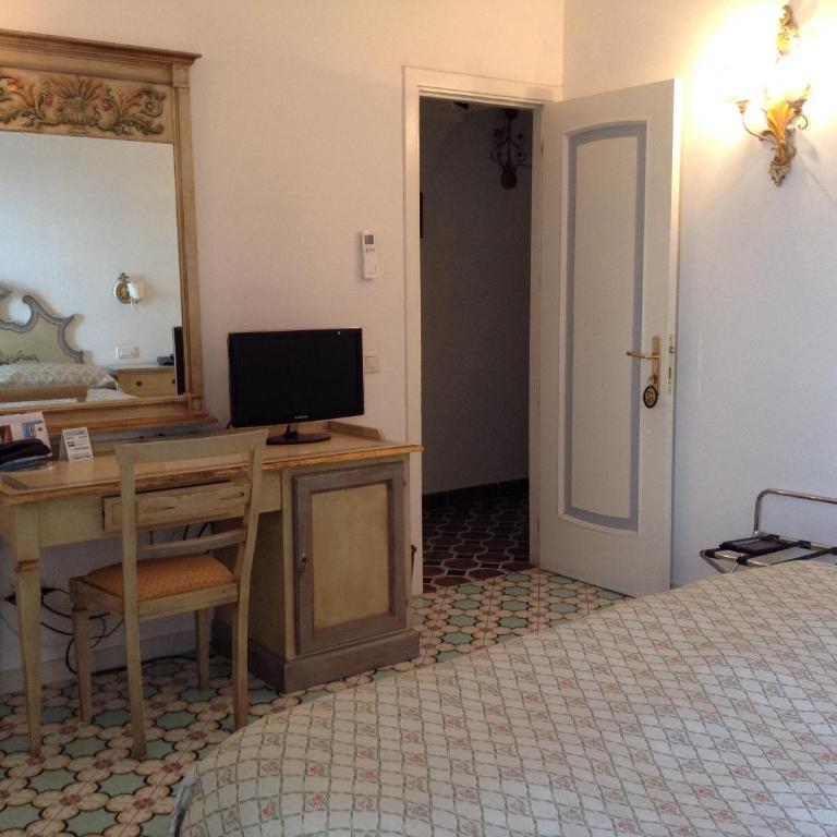 Hotel Lidomare - Ampia Camera Matrimoniale/Doppia con Letti Singoli - 4