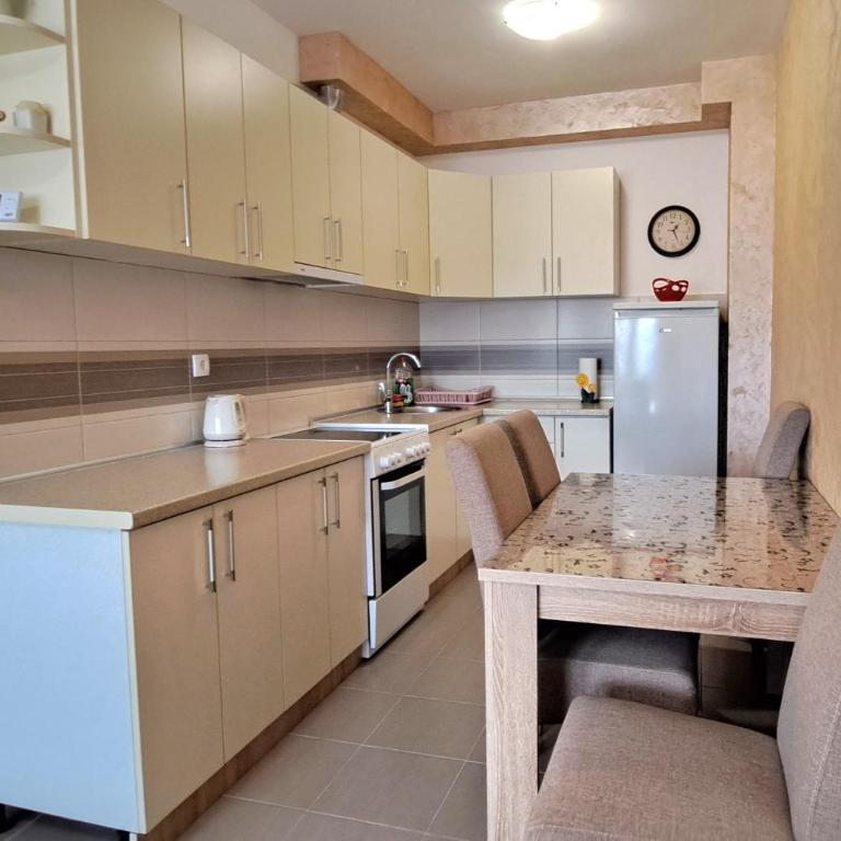 Djuka - One-Bedroom Apartment - 16