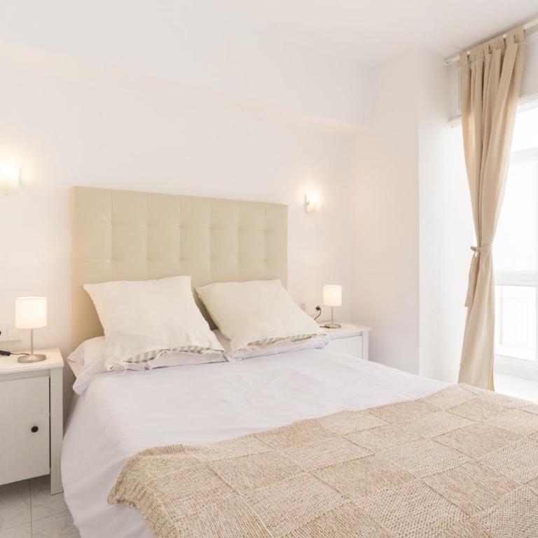Bright beachfront apartment - One-Bedroom Apartment - 2
