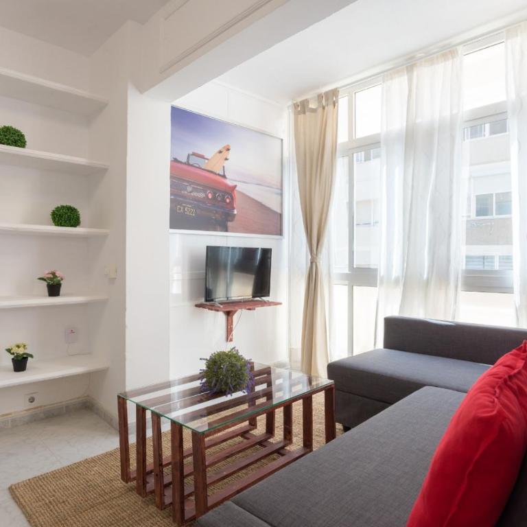 Bright beachfront apartment - One-Bedroom Apartment - 8