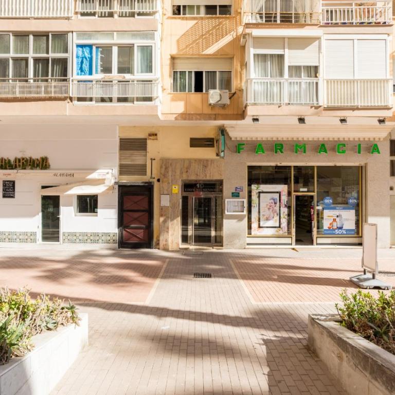 Bright beachfront apartment - One-Bedroom Apartment - 9