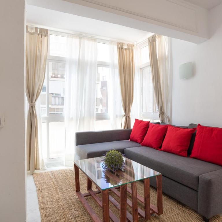 Bright beachfront apartment - One-Bedroom Apartment - 13
