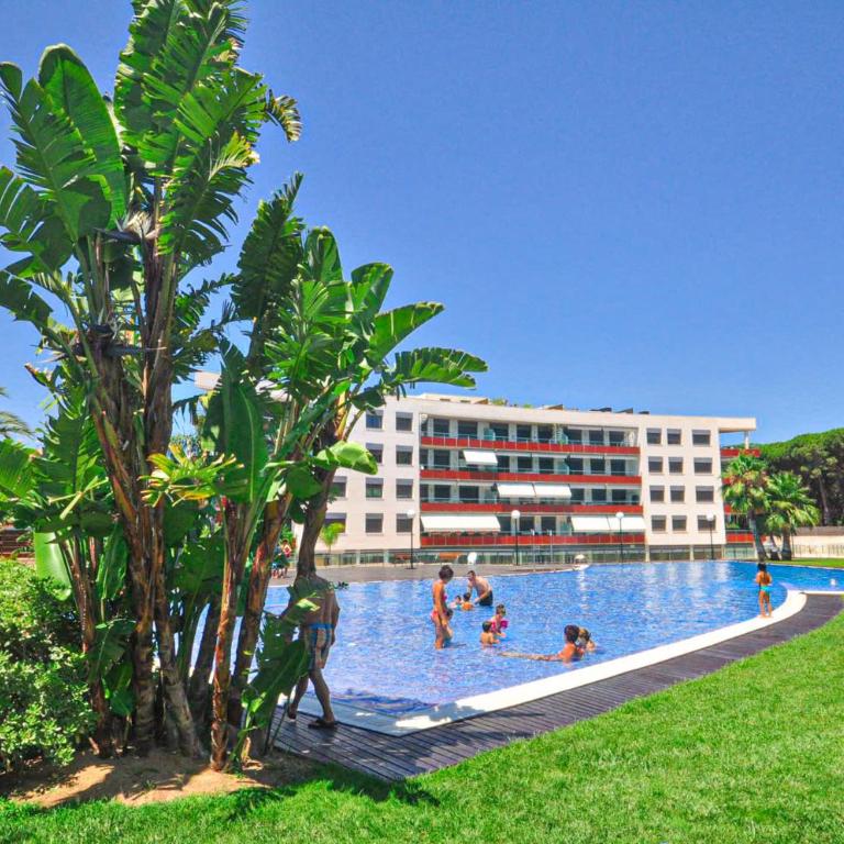LITORAL COSTA DORADA - SOL CAMBRILS PARK Only families - Three-Bedroom House - 5