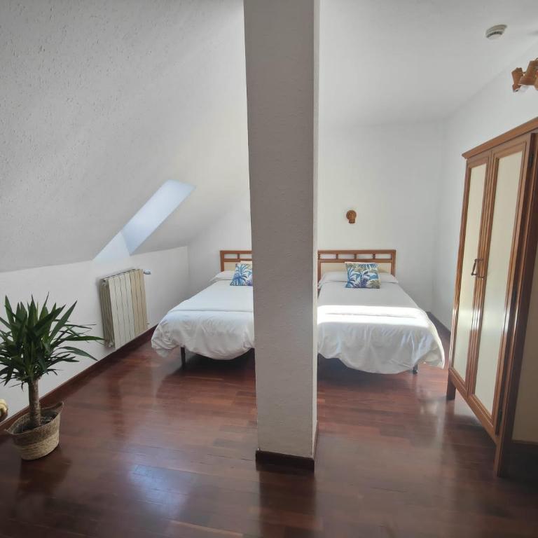 Hotel Capitán - Habitación Doble Económica - Ático - 2 camas - 1