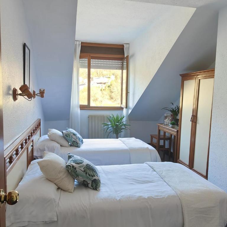 Hotel Capitán - Habitación Doble con vistas al río - Ático - 1 o 2 camas - 3