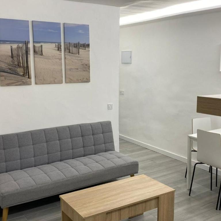 Fantastico Bajo con patio junto a la playa - Two-Bedroom Apartment - 1