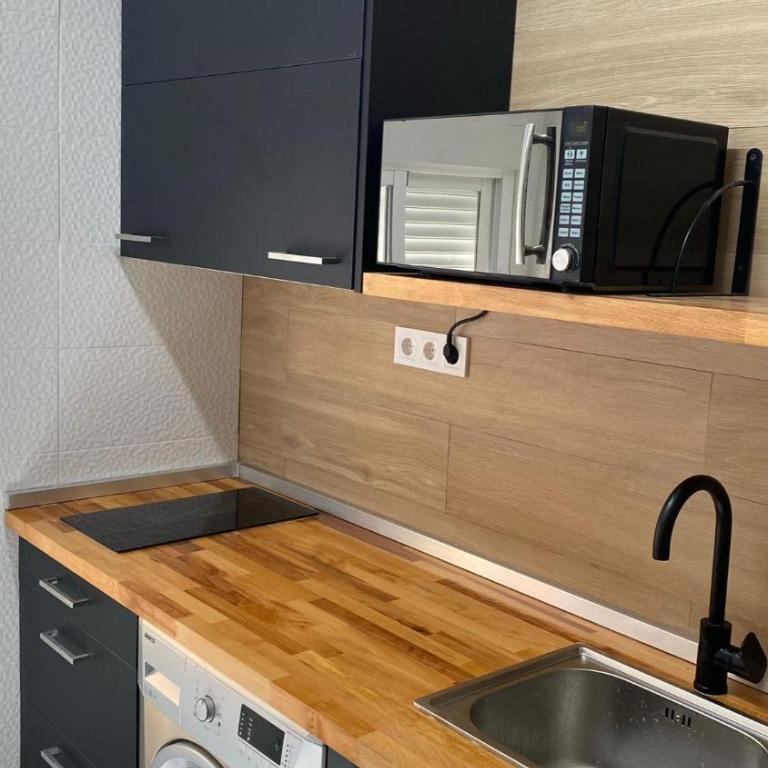 Fantastico Bajo con patio junto a la playa - Two-Bedroom Apartment - 3