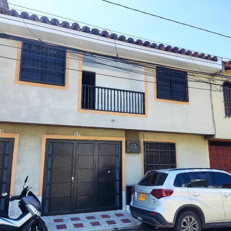 ALOJAMIENTO CON PARQUEO CERCA A LA BASÍLICA - Apartamento de 3 dormitorios - 19