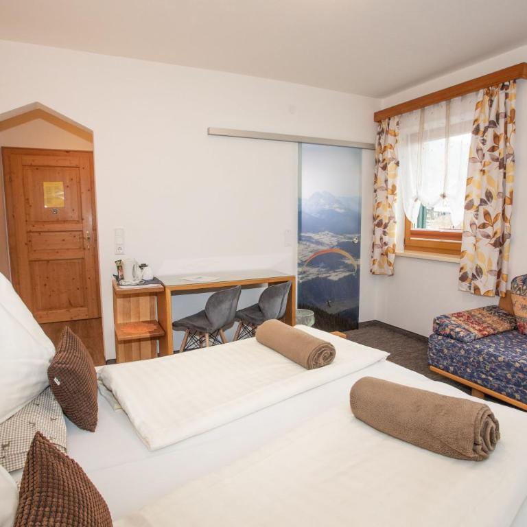 Gästehaus Fuchs - Doppelzimmer mit Bergblick - 14
