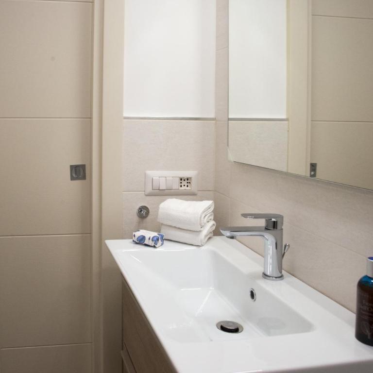 A due passi da San Pietro - Camera Matrimoniale con Bagno Privato - 25