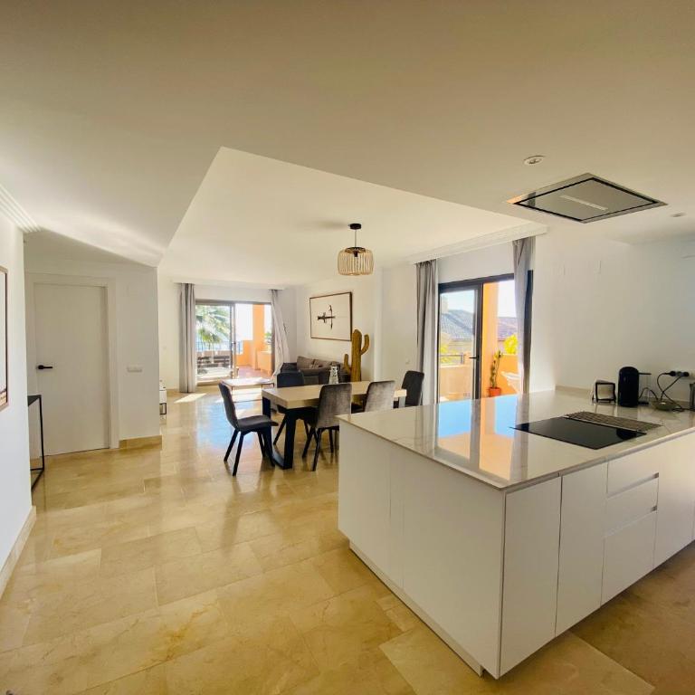 Elegant apartment, stunning views, fully renovated in la Hacienda del Senorio de Cifuentes - Apartamento con vistas al mar - 15
