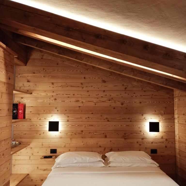 Maison Bionaz Luxury Ski & Sport - Camera Matrimoniale Deluxe con Vasca Idromassaggio e Balcone - 2
