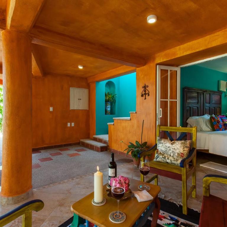 Casa Lorenzo Orange Sunsets, Lush Landscape, Intown, Privacy - Villa - 8