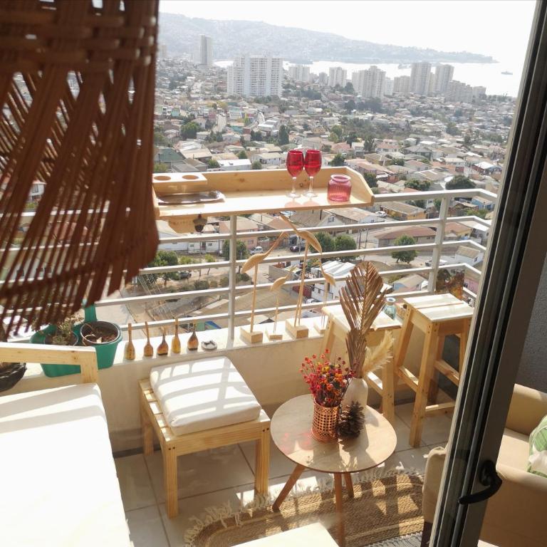 Depto Valparaíso con Vista al Mar y a la Bahía de Valparaíso - Three-Bedroom Apartment - 8