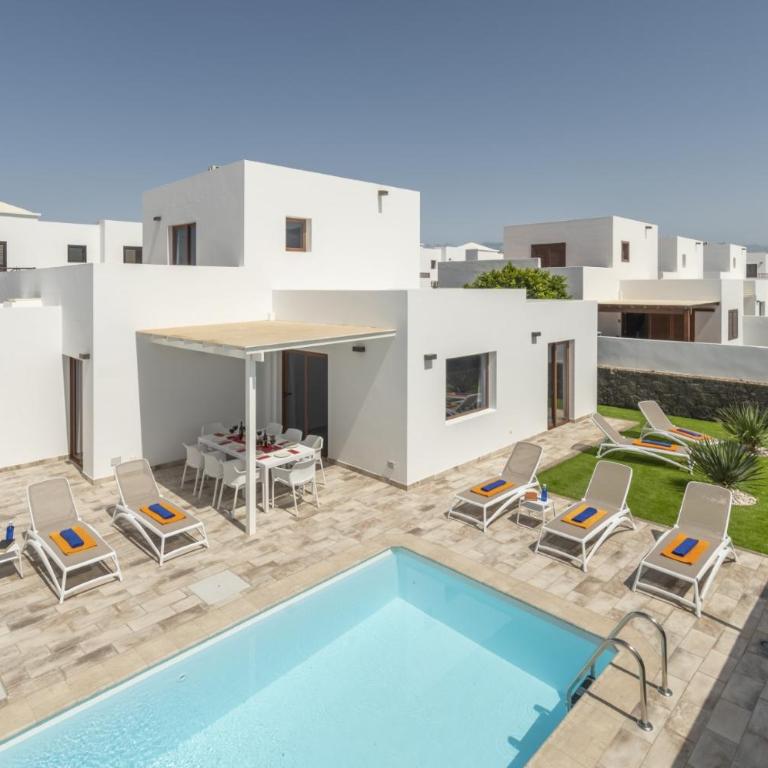 Villa Lana by Villa Plus - Villa - 11