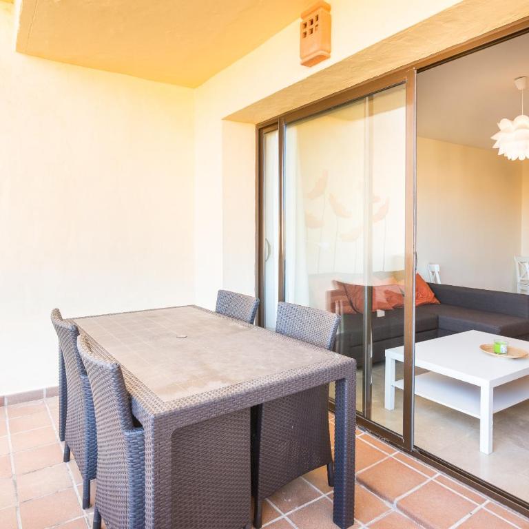 2114-Apt with nice terrace with pool view - Apartamento de 2 dormitorios - 4
