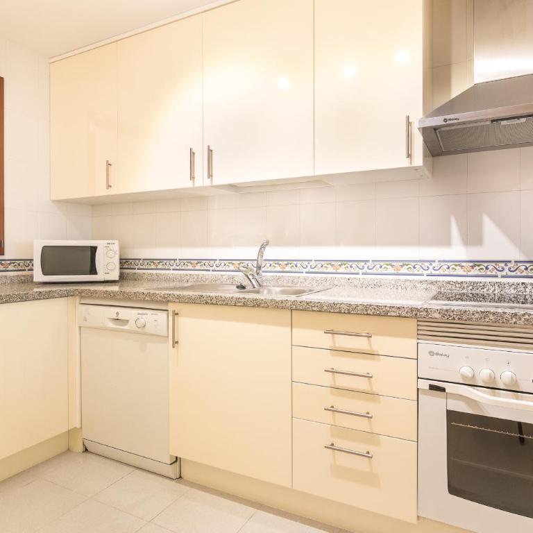 2114-Apt with nice terrace with pool view - Apartamento de 2 dormitorios - 9