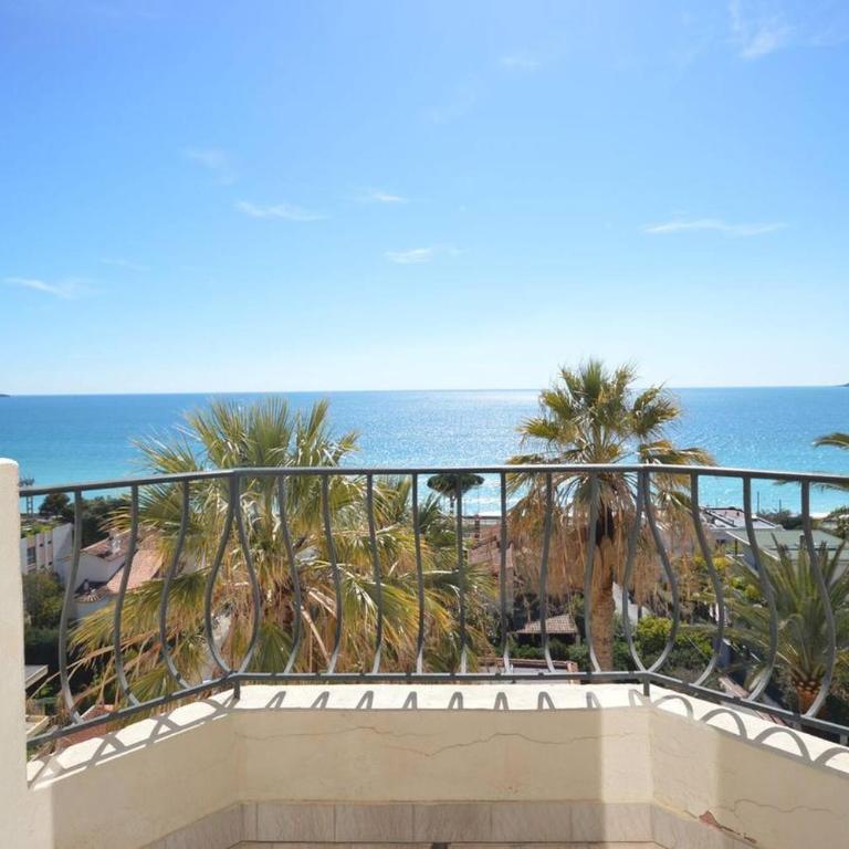 Brand New Three Bedroom Apartment with Sea views - Appartement - 1