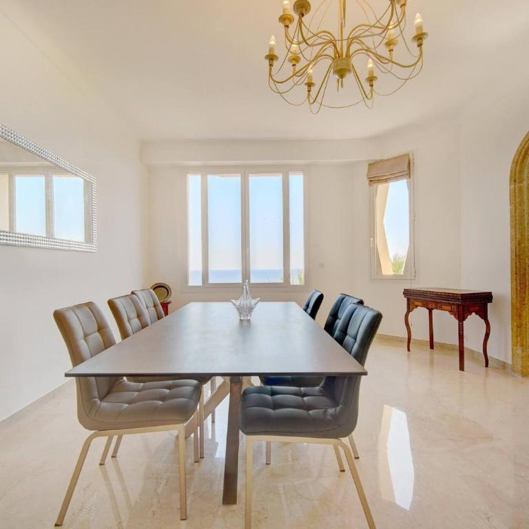 Brand New Three Bedroom Apartment with Sea views - Appartement - 31