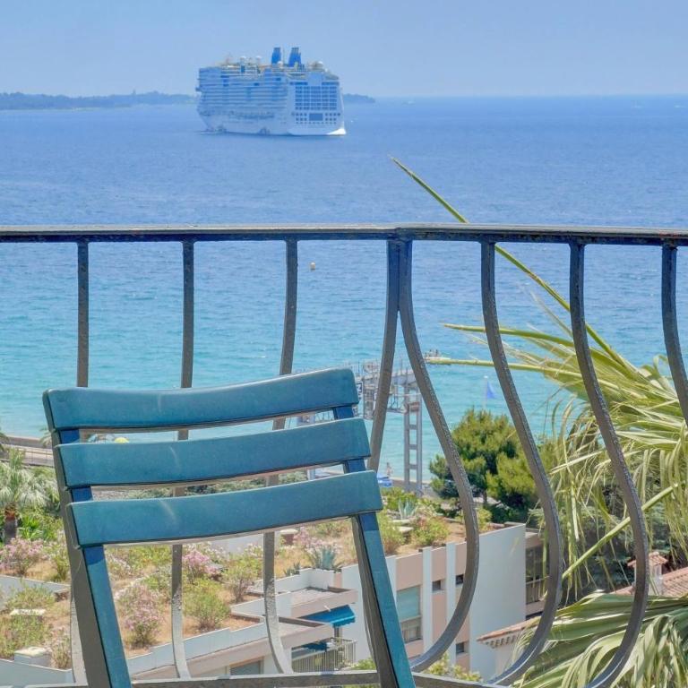 Brand New Three Bedroom Apartment with Sea views - Appartement - 37