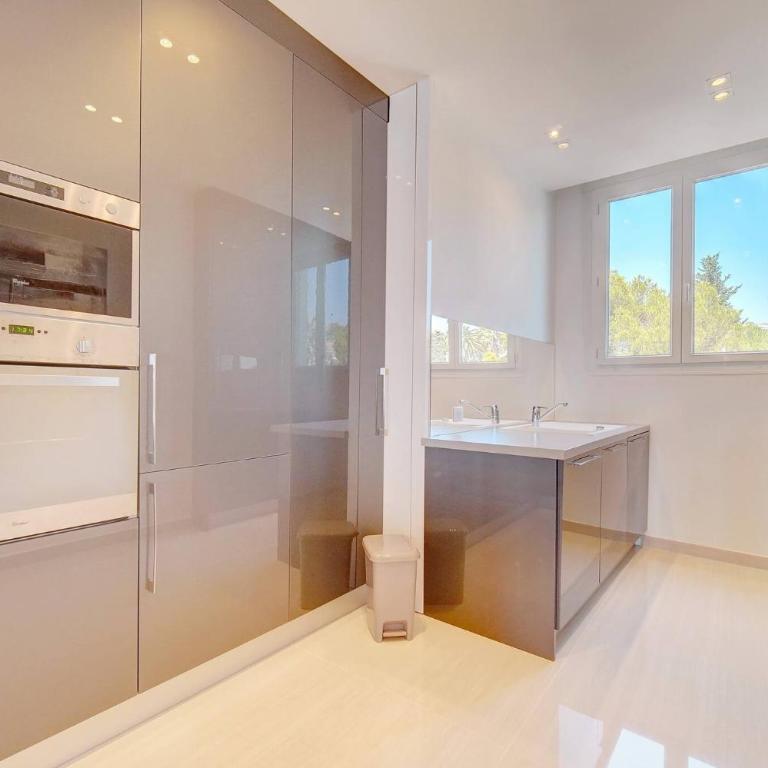 Brand New Three Bedroom Apartment with Sea views - Appartement - 9