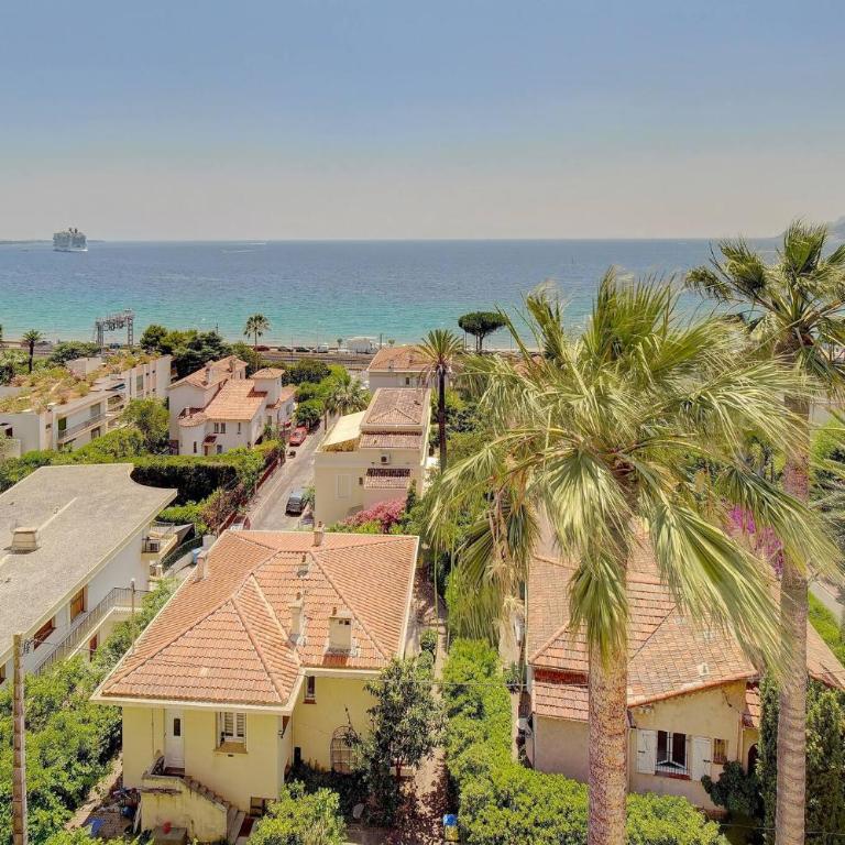 Brand New Three Bedroom Apartment with Sea views - Appartement - 39