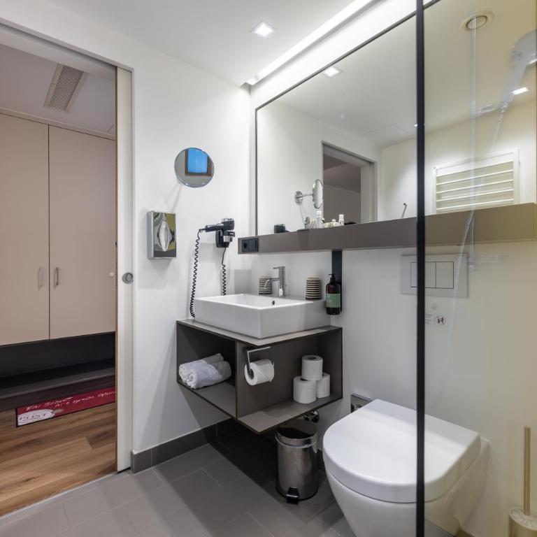 Hotel Wirtshaus Post - Doppelzimmer mit Balkon - 2