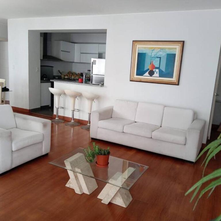 Lindo apartamento muy bien y cómodo - Three-Bedroom Apartment - 1
