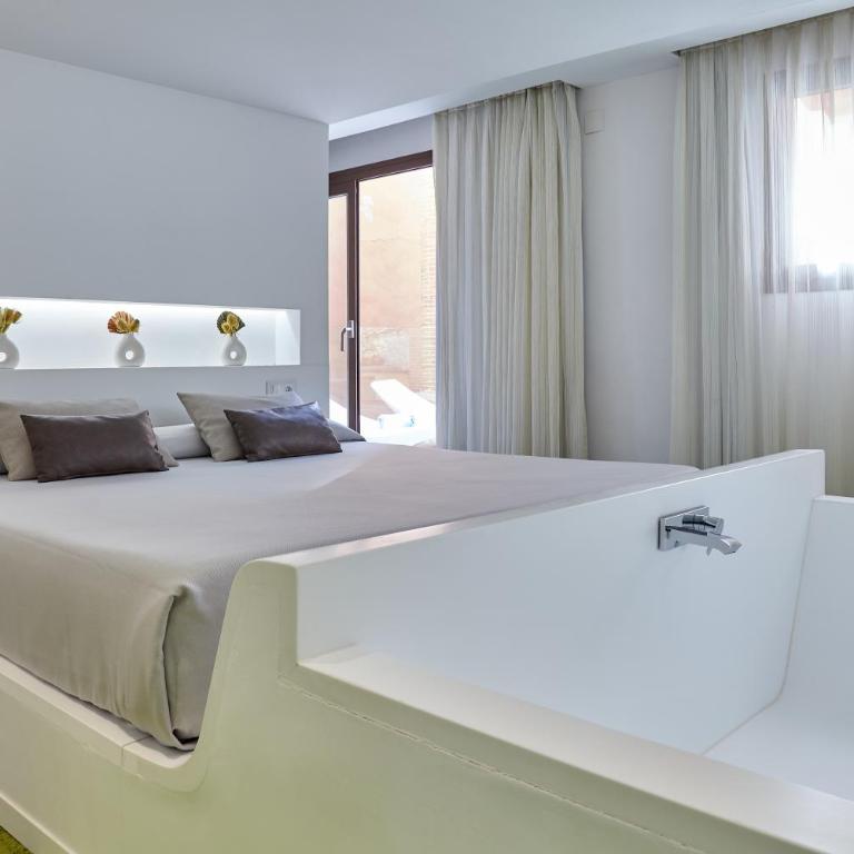 Hotel Maciá Granada Five Senses Rooms & Suites - Junior Suite with Terrace and Spa Bath - 3