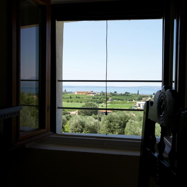 Agriturismo Tenuta la Pergola - Camera Matrimoniale con Vista Lago - 10