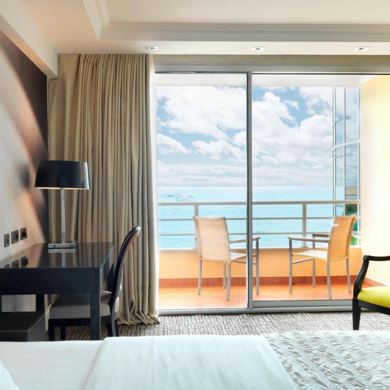 Le Méridien Beach Plaza - Deluxe Zimmer mit Kingsize-Bett, Balkon und Meerblick - 3