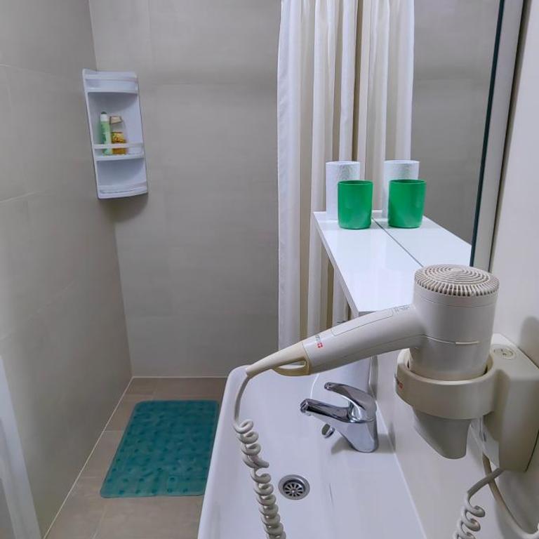 Green Lily Apartments - Studio Apartment - 4