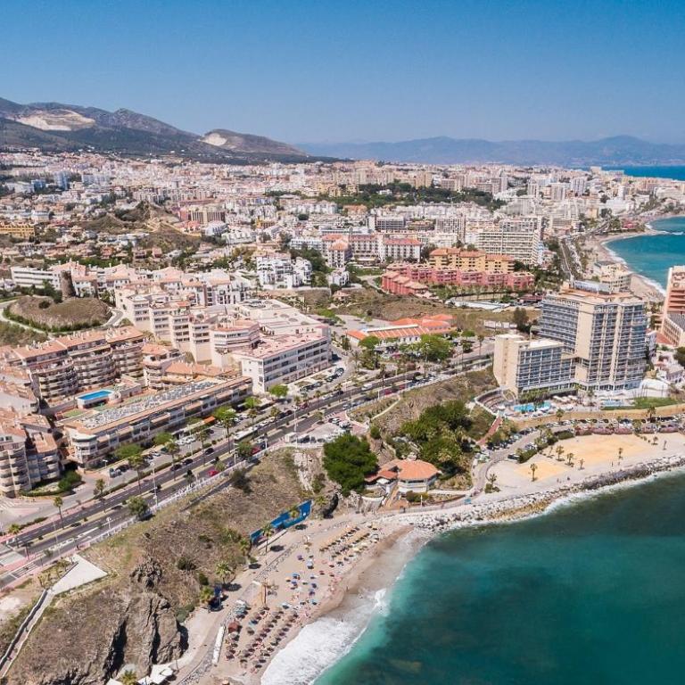 Benalgolf Lovely apartment in Benalmádena with Sea Views, Excellent WIFI connection, private Backyard with BBQ - Apartamento de 2 dormitorios - 82