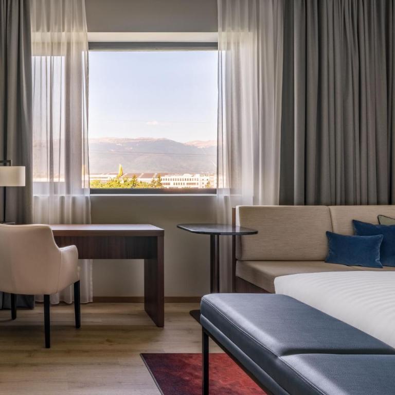 Geneva Marriott Hotel - Chambre Lit King-Size Premium - 1