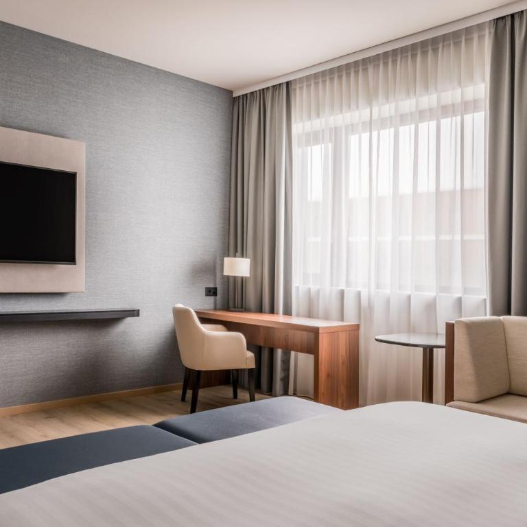 Geneva Marriott Hotel - Chambre Lit King-Size Supérieure - 1