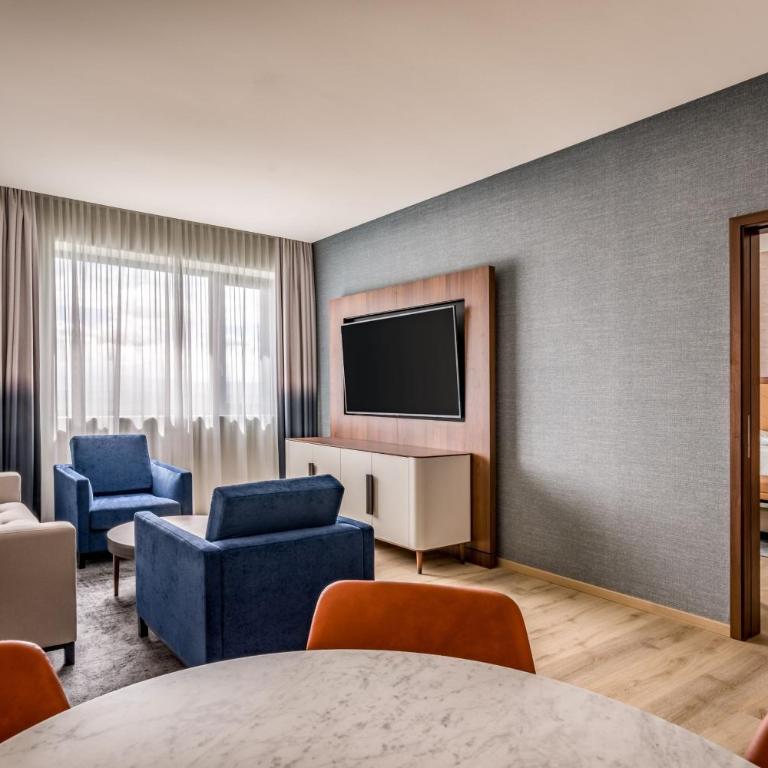 Geneva Marriott Hotel - Suite d'Angle Lit King-Size - Niveau Club - 1