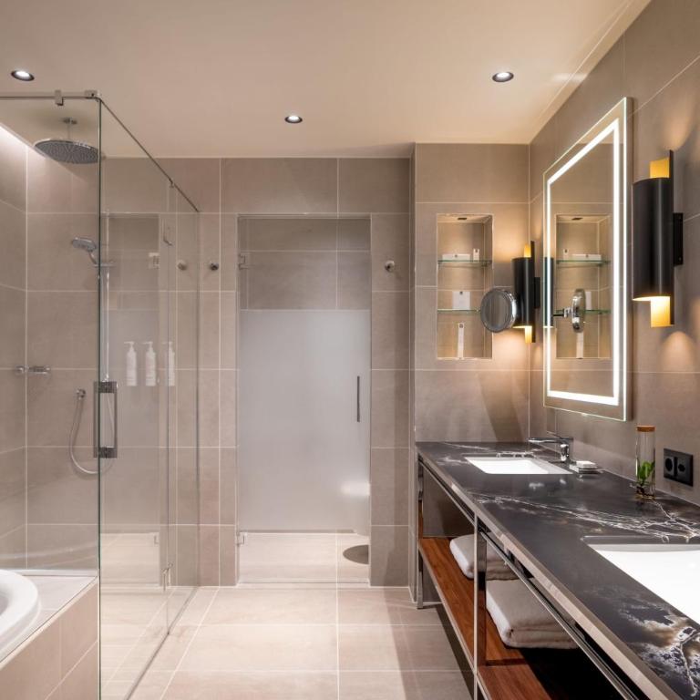 Geneva Marriott Hotel - Suite Junior Lit King-Size - Niveau Club - 6