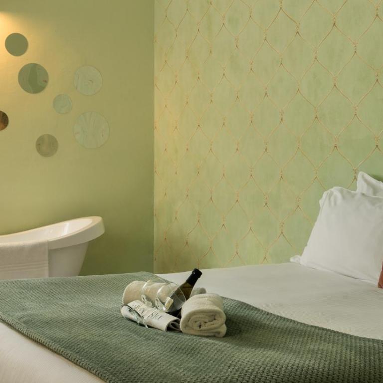 The Magnificent Maison du Charme - Deluxe King Room - 4