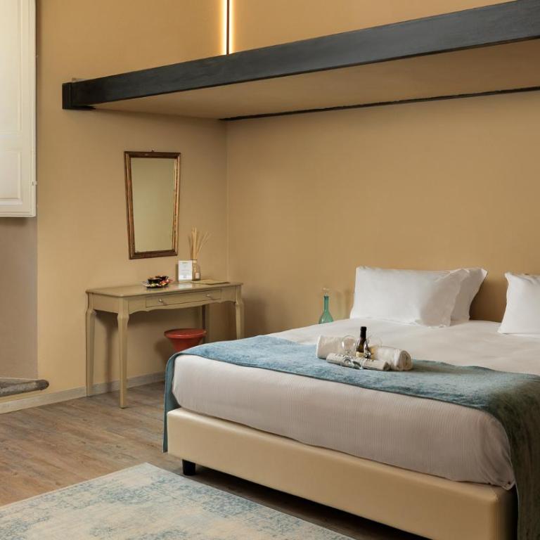 The Magnificent Maison du Charme - Deluxe King Room - 11