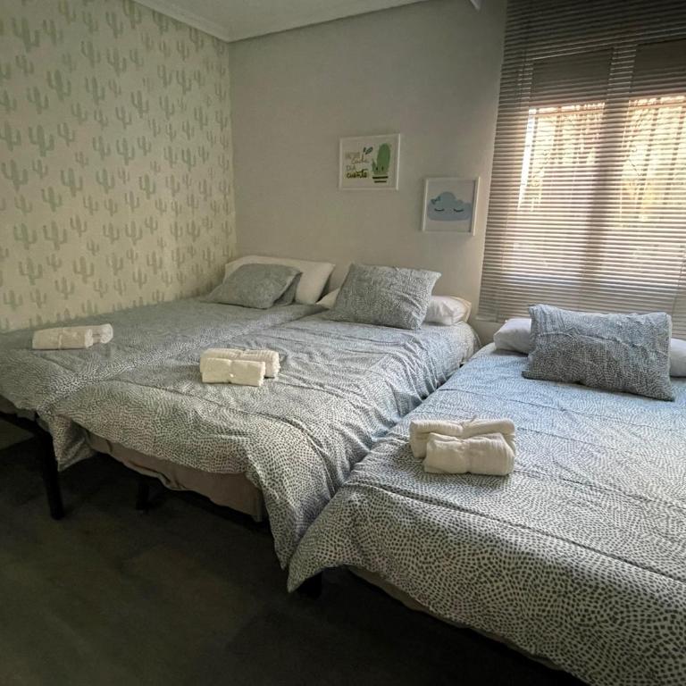Bonito, Práctico y muy bien comunicado - Two-Bedroom Apartment - 21