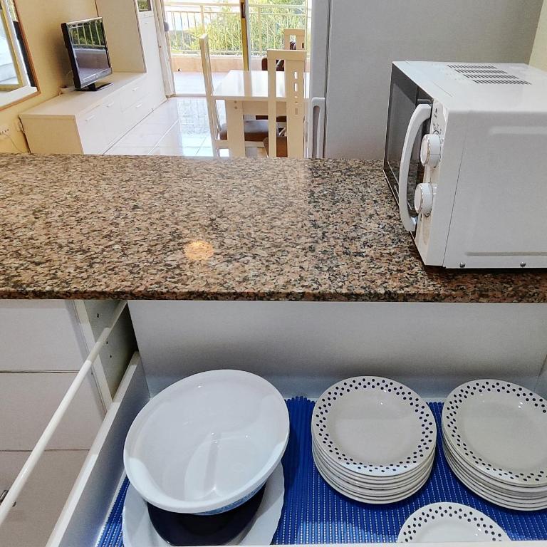 Luminoso apartamento en SALOU con PISCINA, TERRAZA y PARQUE INFANTIL IDEAL FAMILIAS - Apartamento con vistas a la piscina - 76