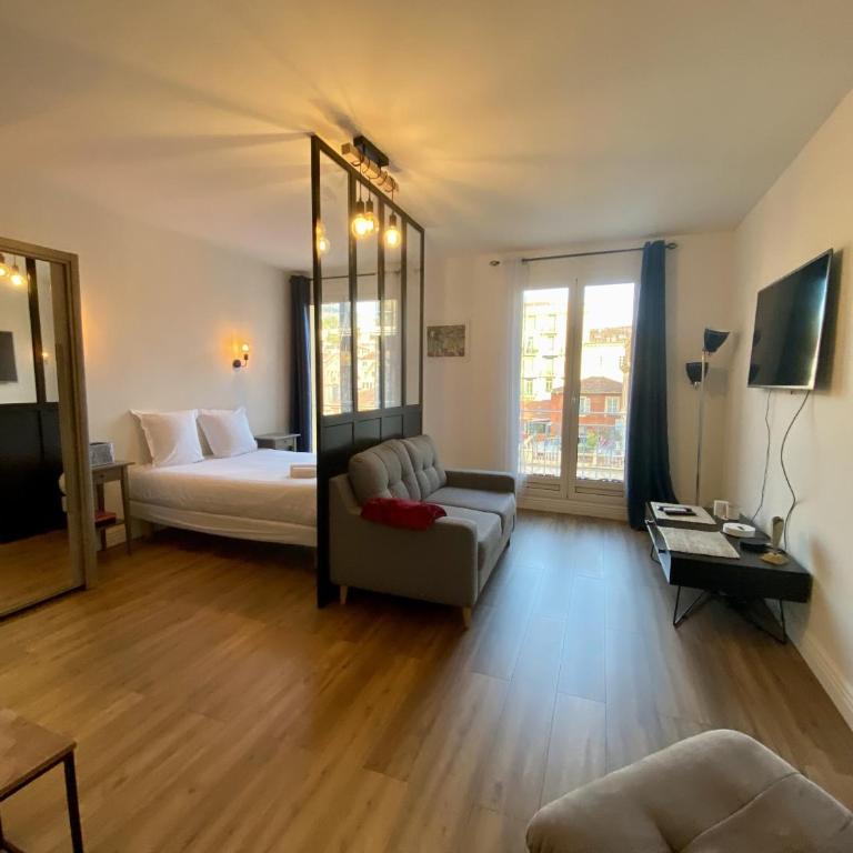 Le Verlaine, studio en centre ville à deux minutes des plages - Studio - 1