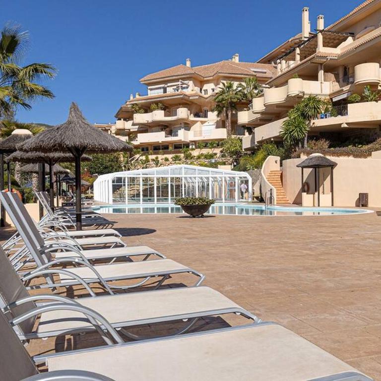 Stunning 2 Bedroom Apartment in Aloha Hill Club - Apartamento de 2 dormitorios - 40