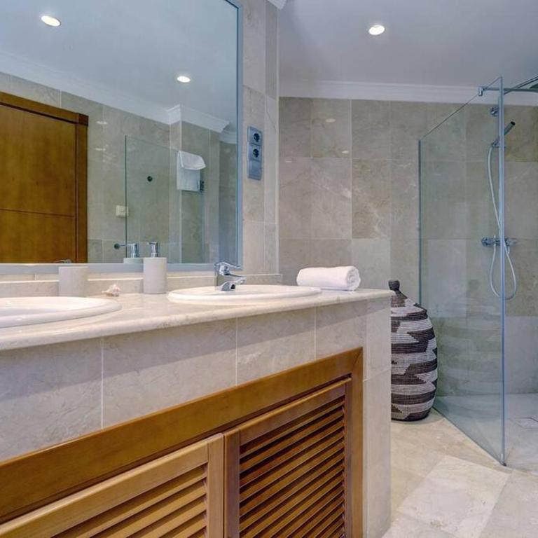Stunning 2 Bedroom Apartment in Aloha Hill Club - Apartamento de 2 dormitorios - 31