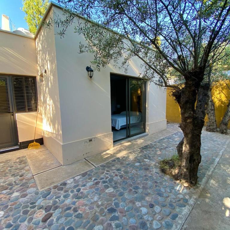 ENCANTO DE CHACRAS- Moderna-A metros de la plaza - Casa de 3 dormitorios - 28