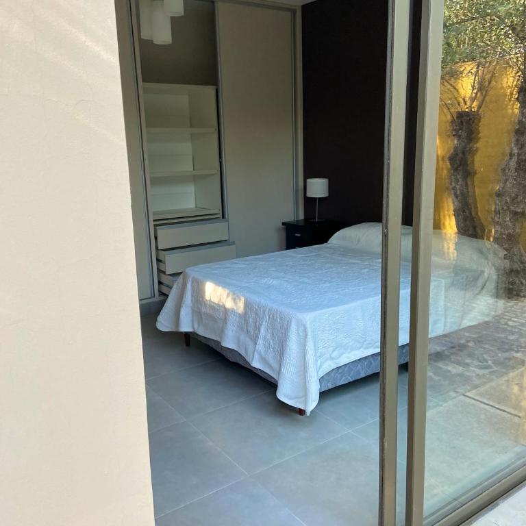 ENCANTO DE CHACRAS- Moderna-A metros de la plaza - Casa de 3 dormitorios - 20