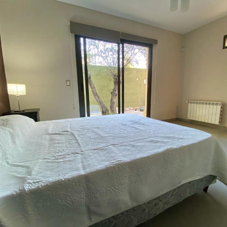 ENCANTO DE CHACRAS- Moderna-A metros de la plaza - Three-Bedroom House - 9