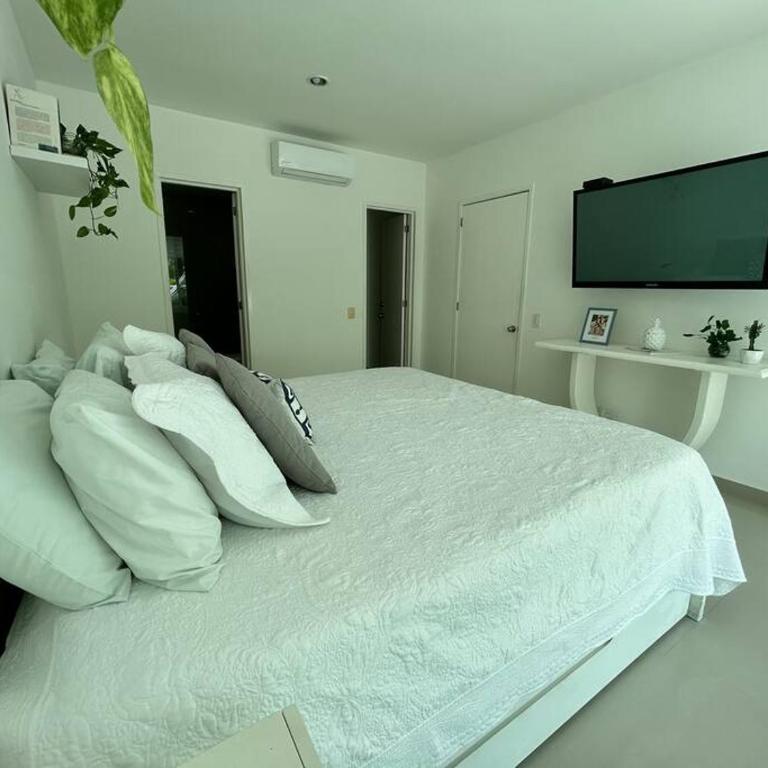 Beachfront Bliss-2BR Haven Steps from Sandy Shores - Apartamento de 2 dormitorios - 21